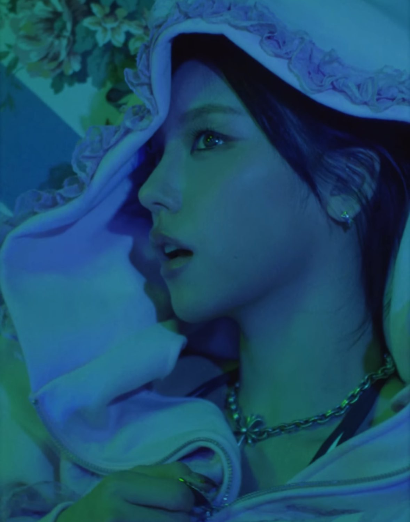 [잡담] 예지는 옆라인이 너무 예쁨 | 인스티즈