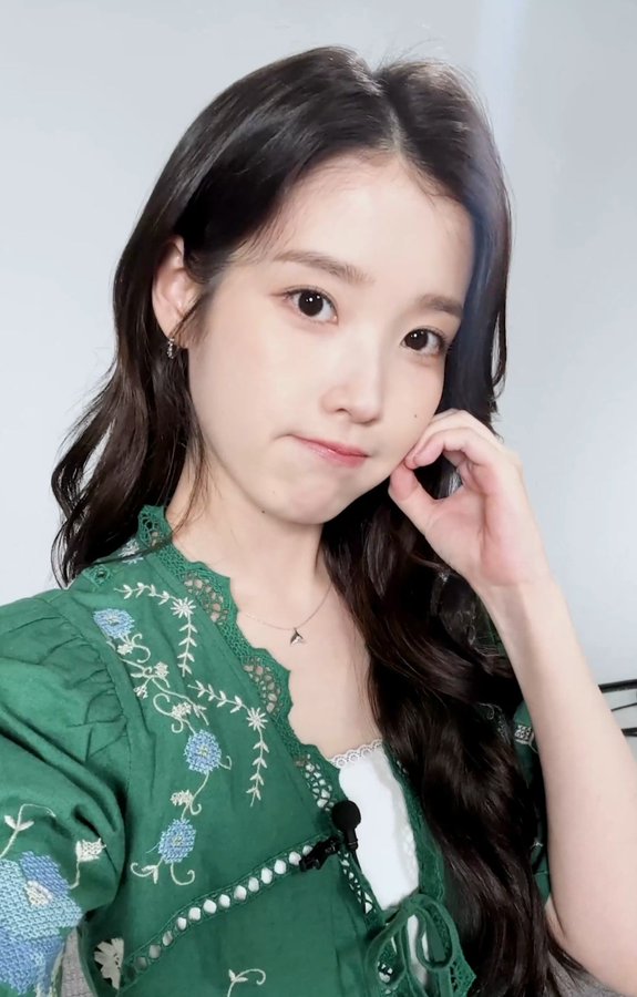 [잡담] 오늘 뜬 아이유 왜 이렇게 귀여우시지... | 인스티즈