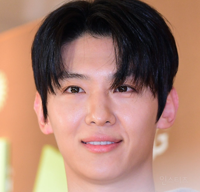 남자 '눈' 중요성 눈매교정 하나로 일반인에서 덱스 눈이 되어버리는..jpg | 인스티즈