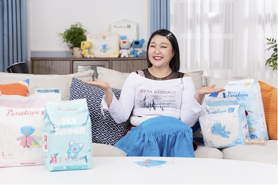 [잡담] '백상' 이수지, 하이엔드 육아용품 '페넬로페' 모델 발탁 | 인스티즈