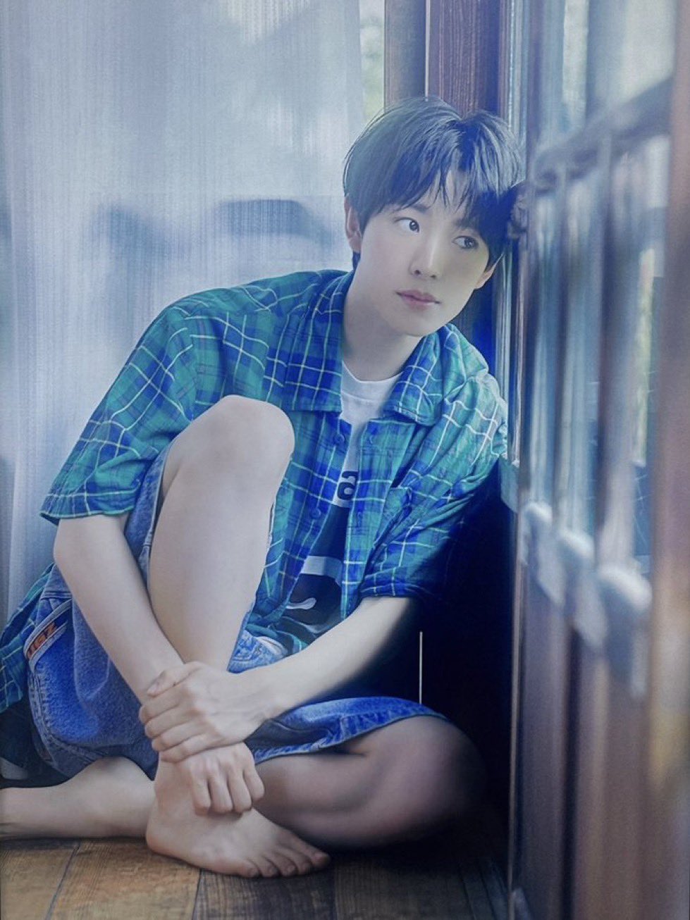 [잡담] 리쿠 유우시 같은 자세 다른 느낌 | 인스티즈