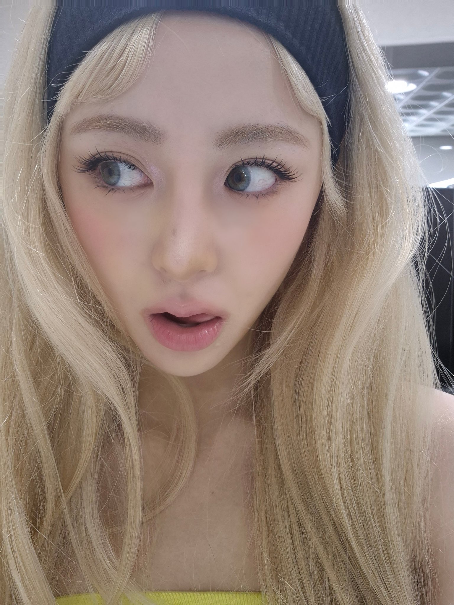 [잡담] 허윤진 금발만 하면 리즈찍네 미쳤다 | 인스티즈