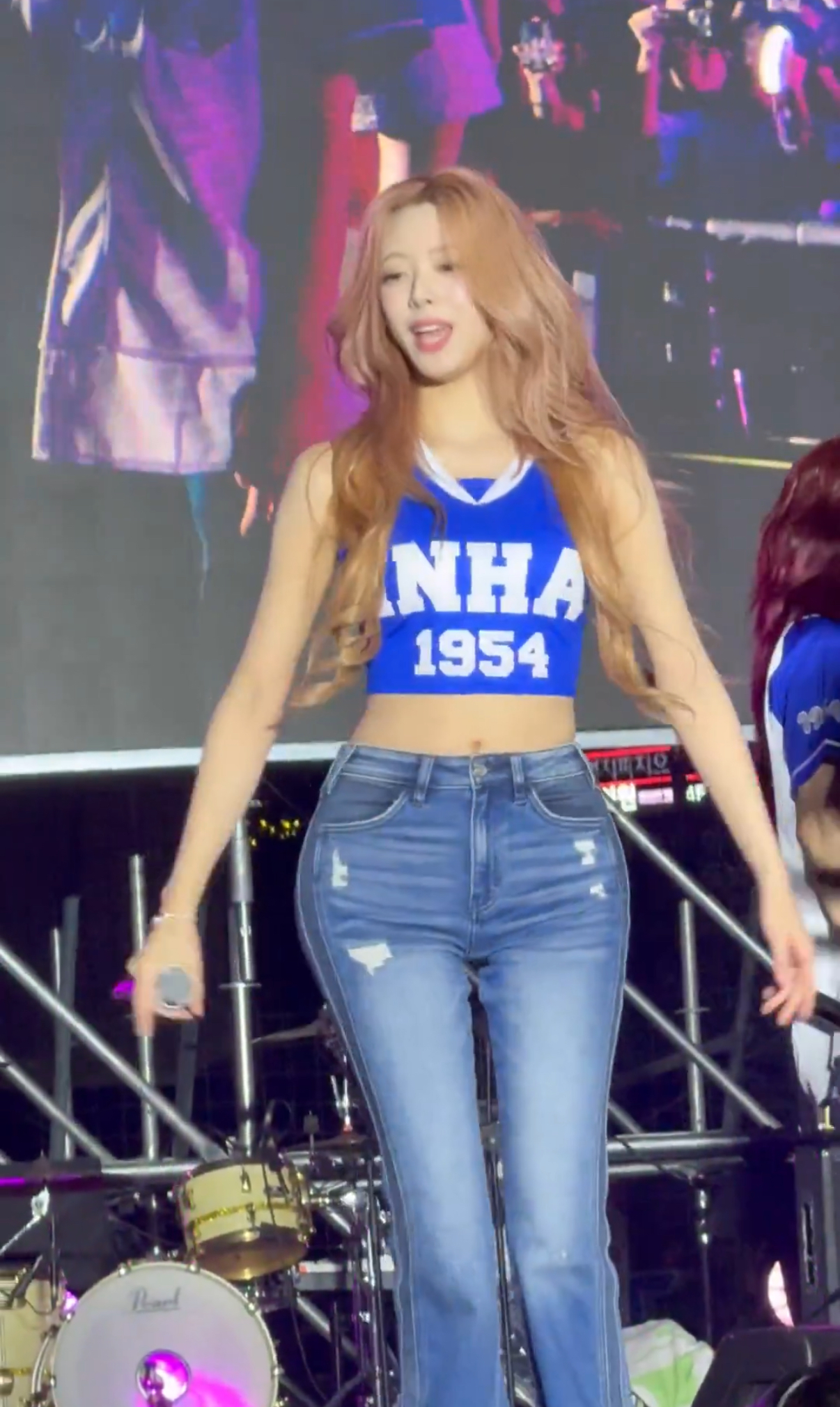 [잡담] 있지 유나 오늘 대학 축제 영상 좀 봐봐 진짜 미쳤어 함만 봐줘 제발 👁️👄👁️‼️‼️‼️‼️‼️‼️ | 인스티즈