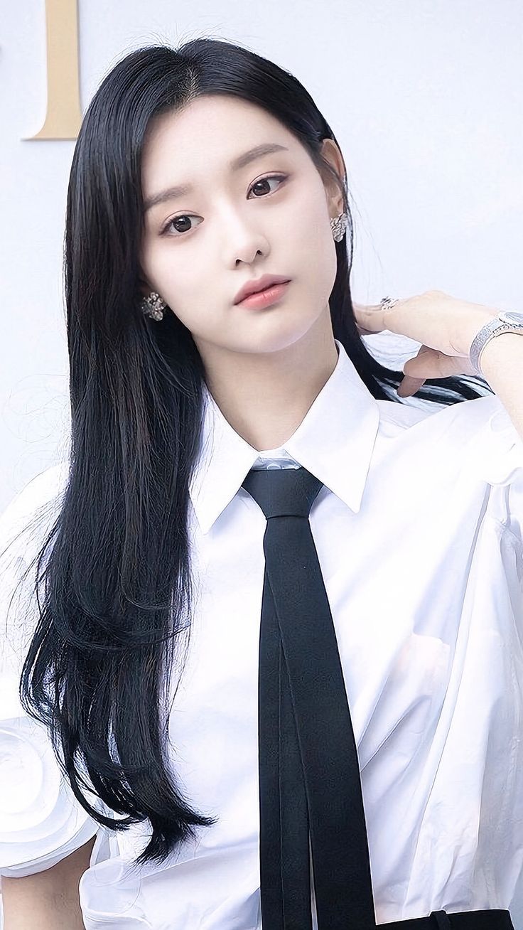 [잡담] 김지원 진짜 어떻게 이렇게 생겨찌... | 인스티즈