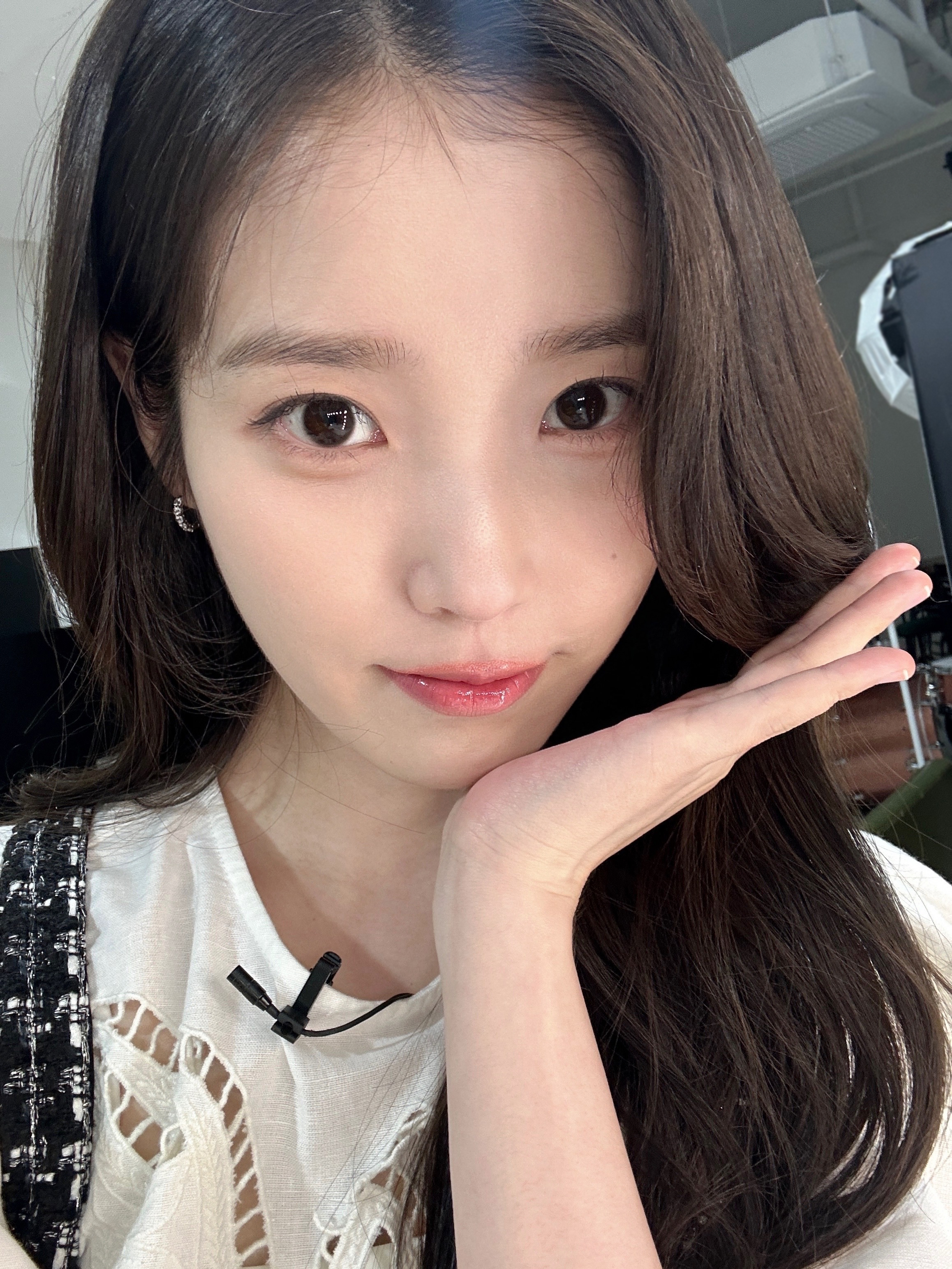 [잡담] 와 아이유 오늘 셀카 완전 대군부인 희주 그자체 | 인스티즈