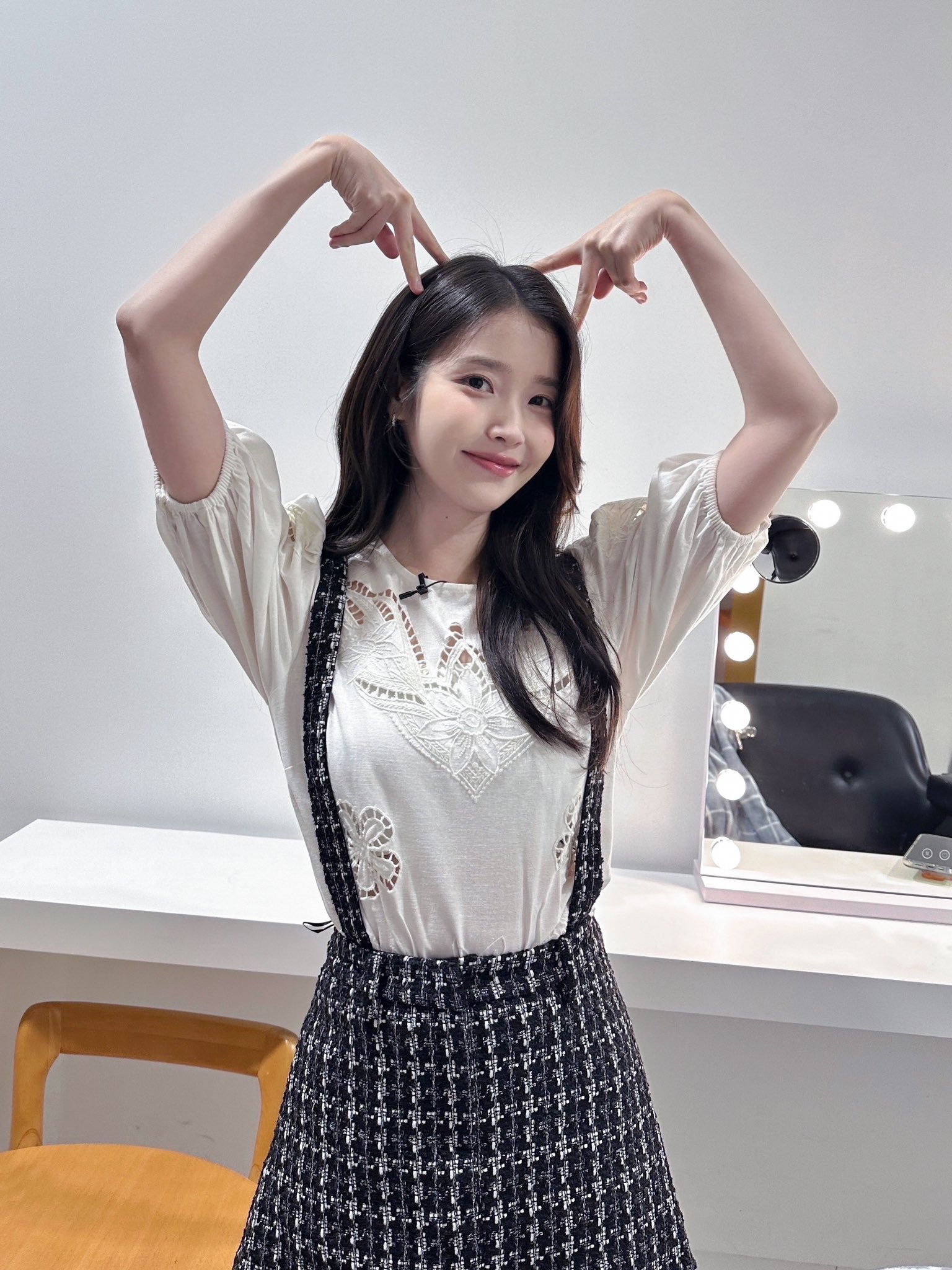 [잡담] 아이유 웃생파 옷 정보 떴다 | 인스티즈