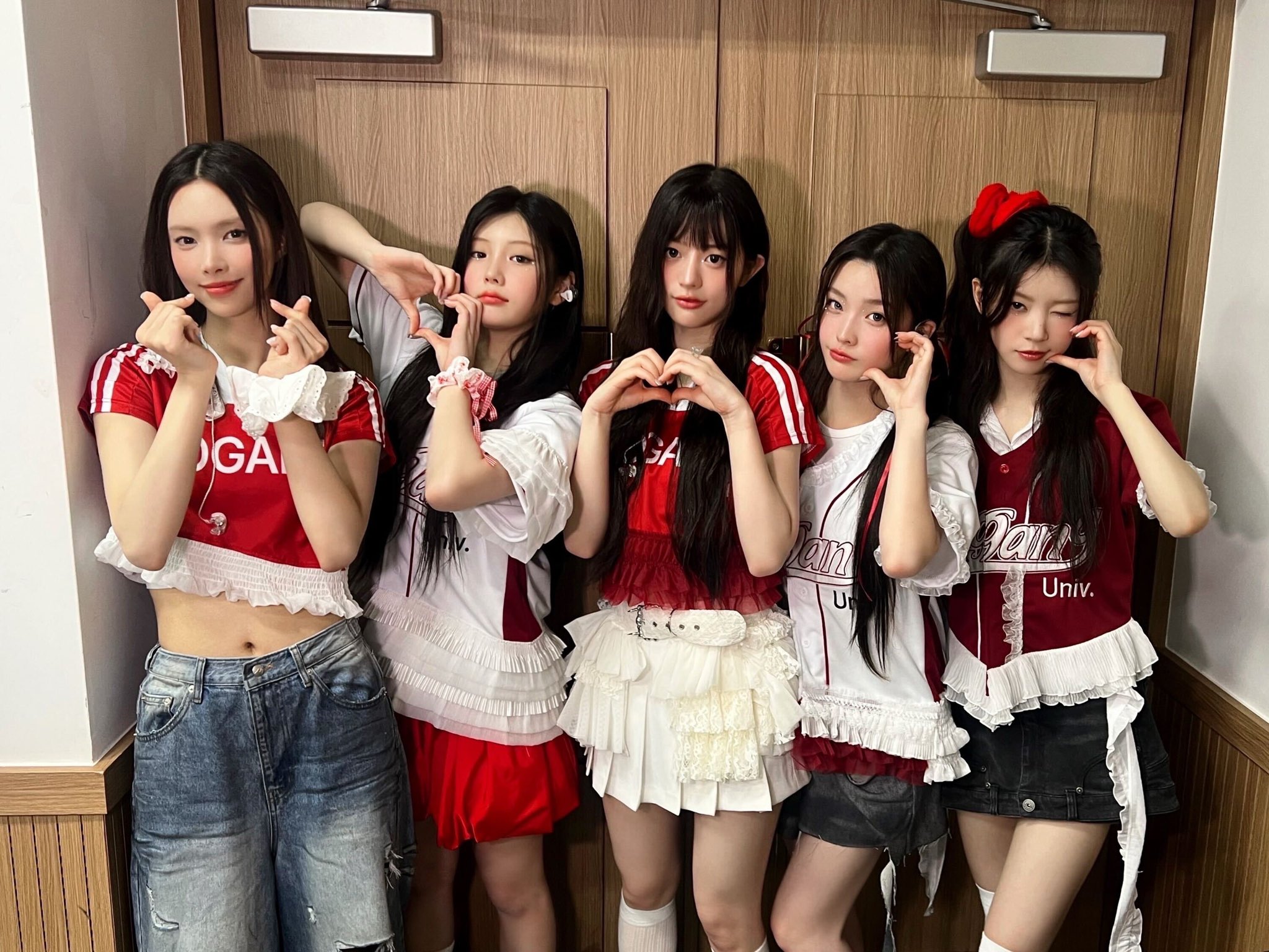 [잡담] 대학유니폼 아일릿코어로 리폼한거 개좋다 | 인스티즈