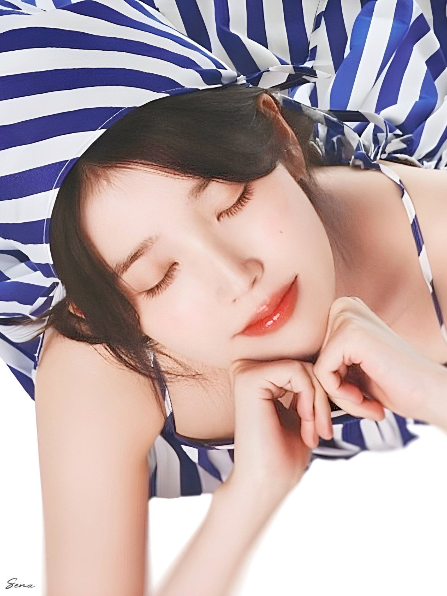 [잡담] 아이유 팬들아 내가 최근 주운 아이유 사진들인데 | 인스티즈