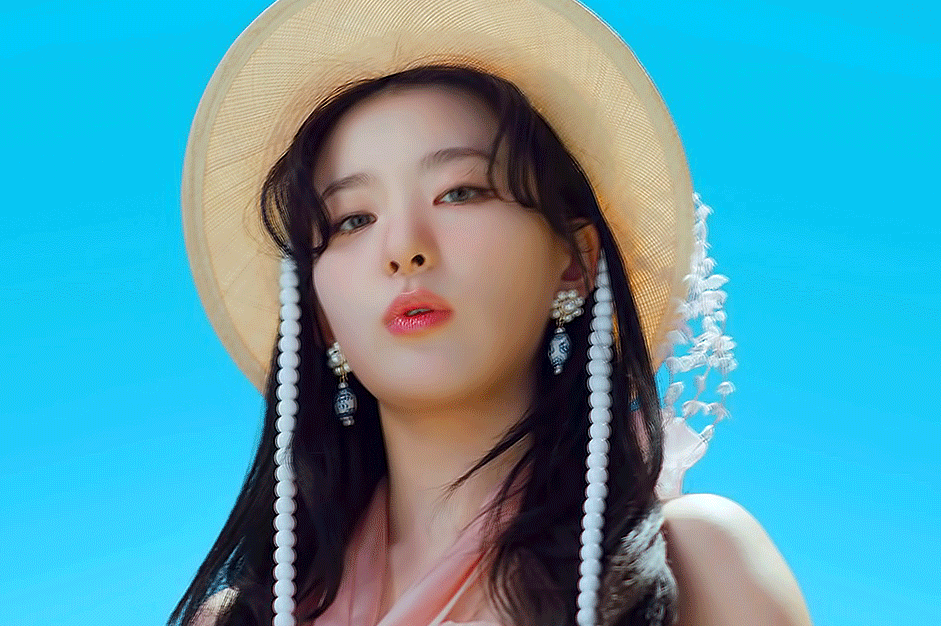 [잡담] 새삼 슬기 컨셉?스타일링? 암튼 기가막히게 잘받아먹는다 | 인스티즈