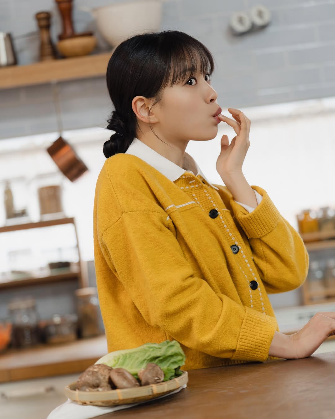 짱귀짱예인 고민시 <당신의 맛> 포스터 촬영 비하인드 컷 | 인스티즈