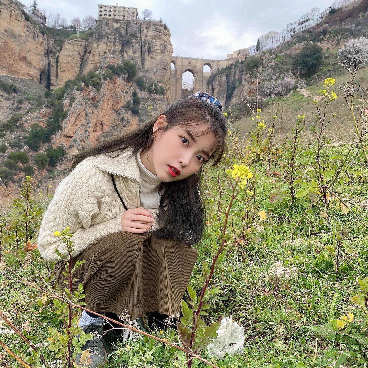 [잡담] 아이유 유럽가서 찍은거 | 인스티즈