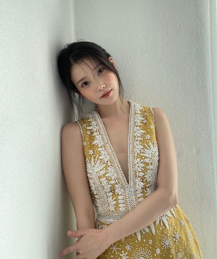 [잡담] 내가 좋아하는 아이유 사진 두 개 | 인스티즈