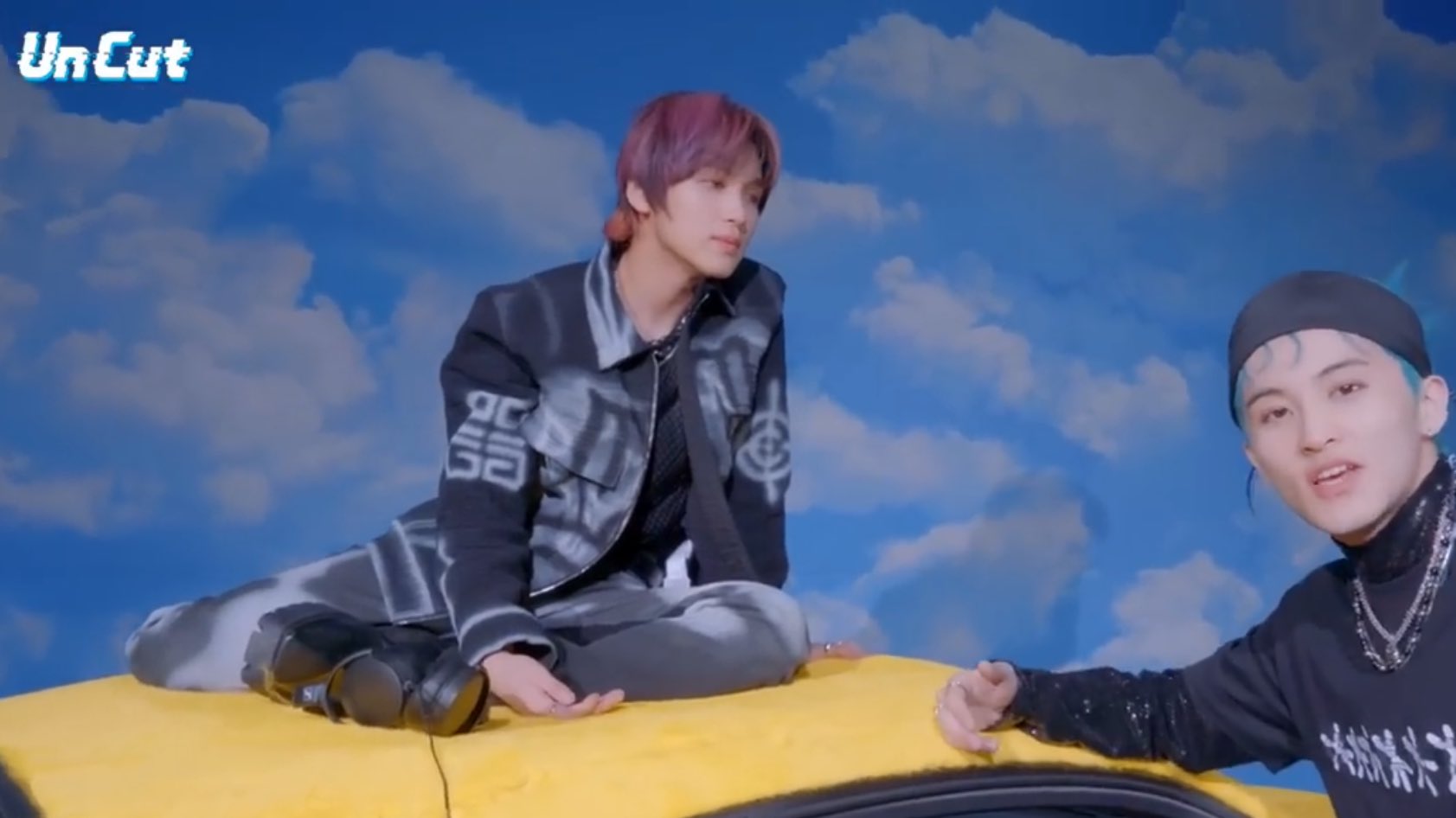 [잡담] 해찬이 이렇게 앉을때마다 왜 귀엽짘ㅋㅋㅋㅋ | 인스티즈