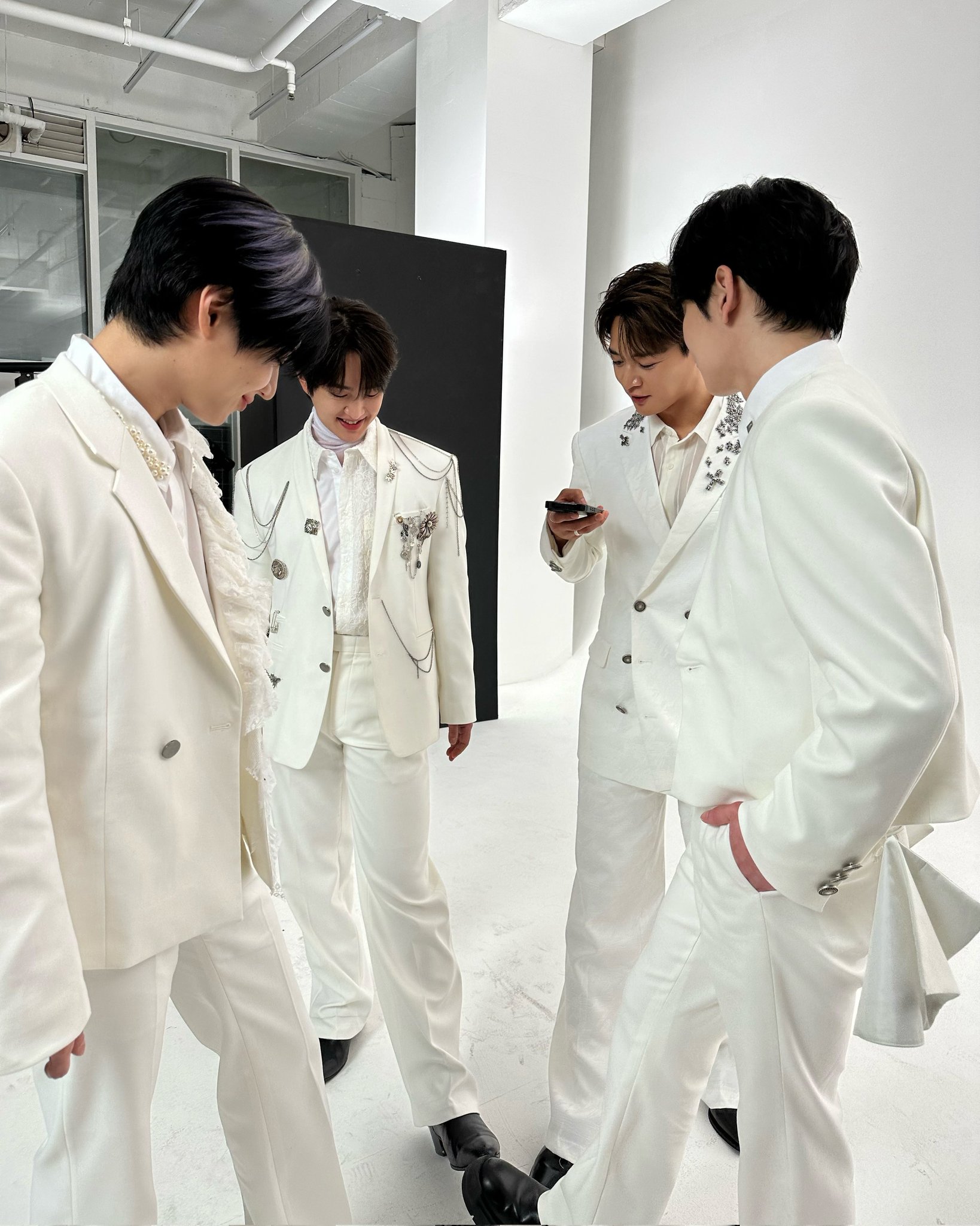 [잡담] 샤이니다…. 샤이니 단체사진이다ㅜㅜㅜㅜㅜ | 인스티즈