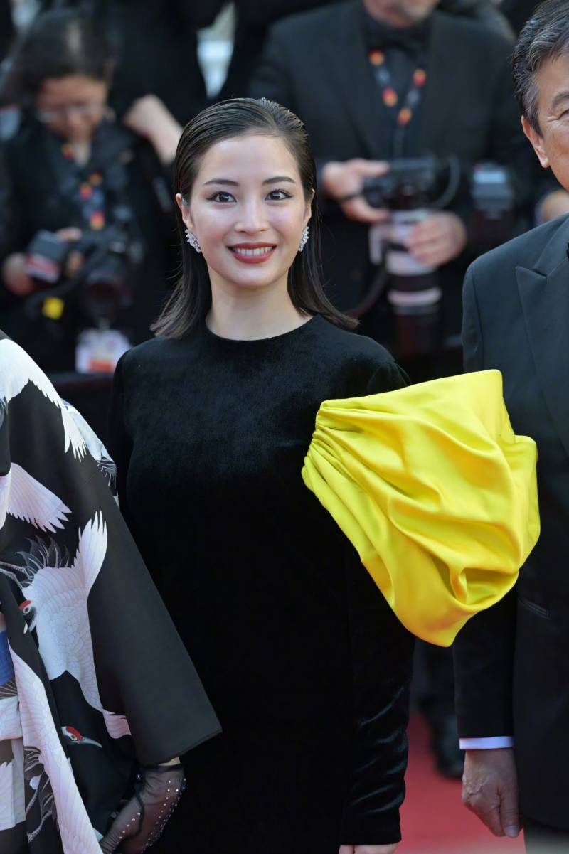 현재 미감 최악이라는 칸영화제 드레스 브랜드.JPG | 인스티즈