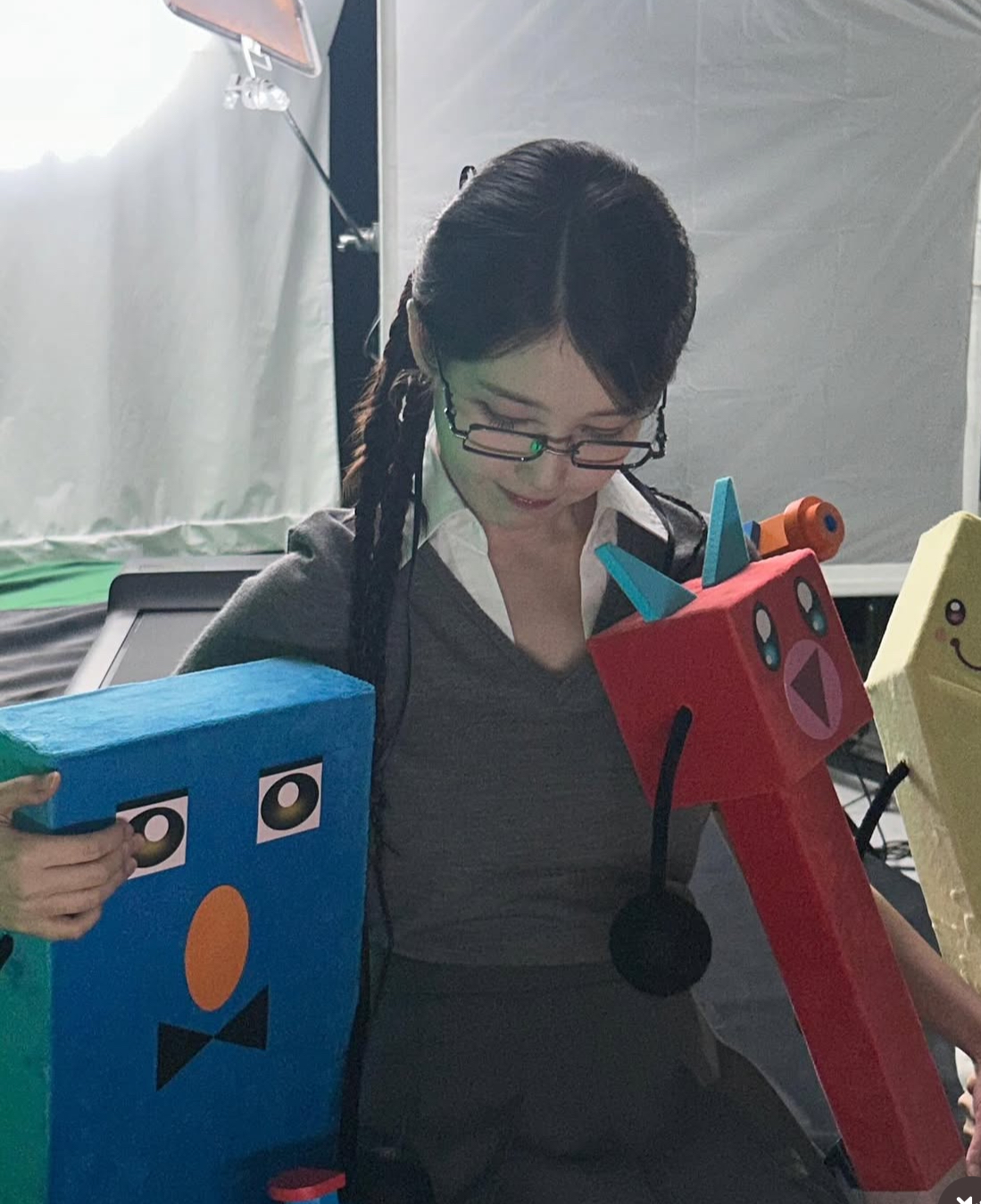[잡담] 아이유 인스타 이런 스타일링 너무 이쁜걸… | 인스티즈