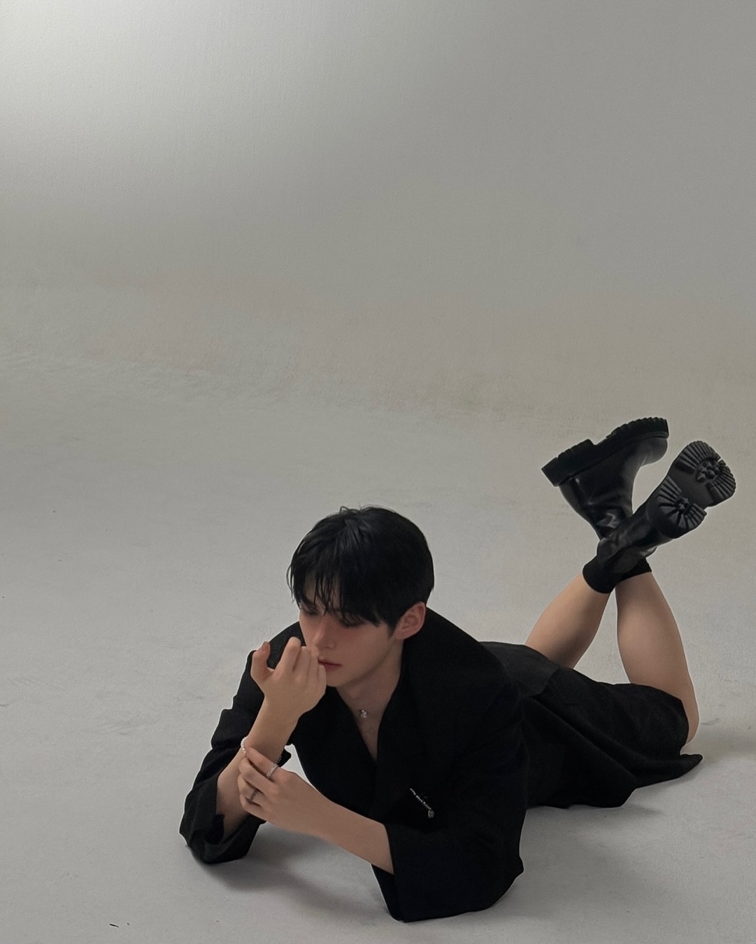 [잡담] 와 성한빈 스와로브스키 사진 | 인스티즈