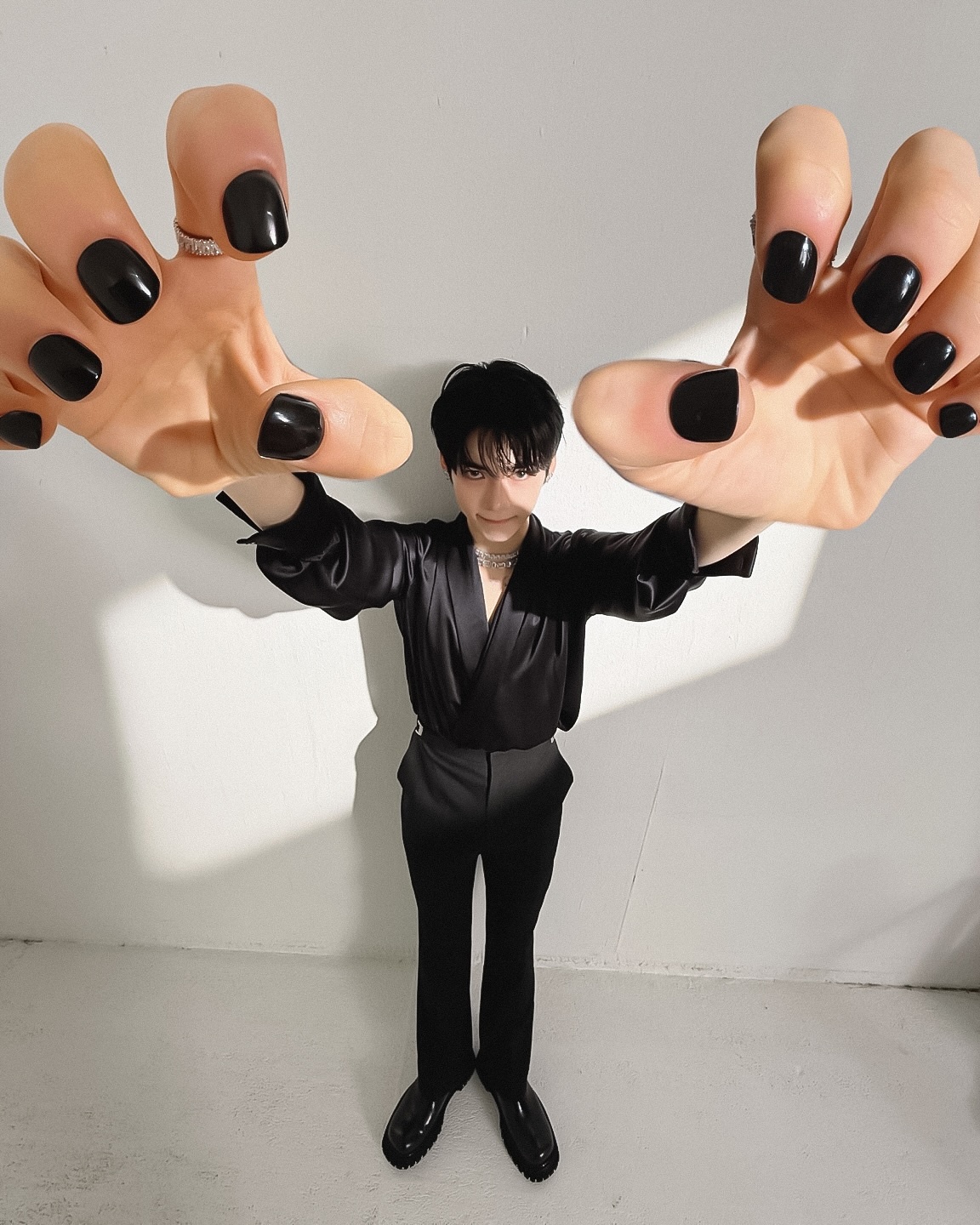 [잡담] 와 성한빈 스와로브스키 사진 | 인스티즈