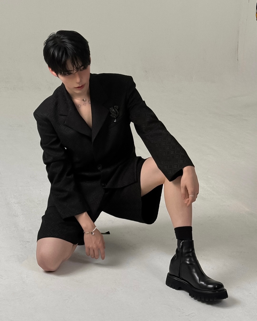 [잡담] 와 성한빈 스와로브스키 사진 | 인스티즈