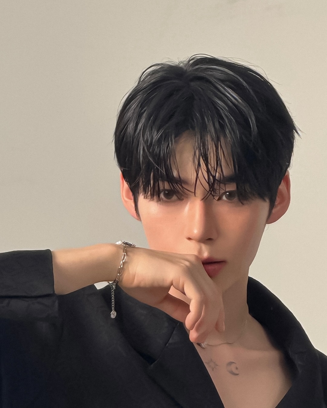 [잡담] 와 성한빈 스와로브스키 사진 | 인스티즈