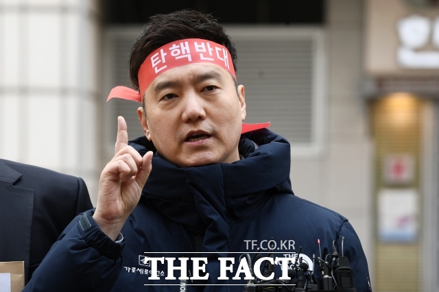 [정보/소식] '김새론 논란' 무한 반복, 진실은 '오리무중' | 인스티즈