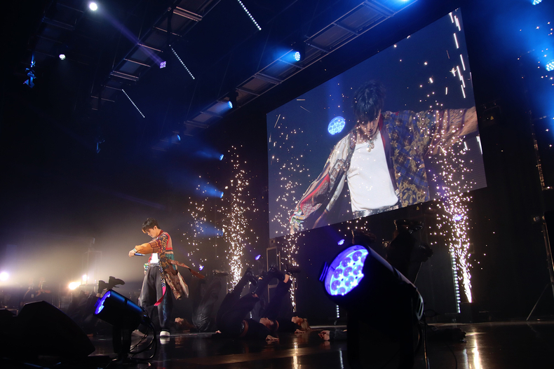 [잡담] NCT 마크, 日 첫 쇼케이스 투어도 성공적…3개 도시 전석 매진 | 인스티즈