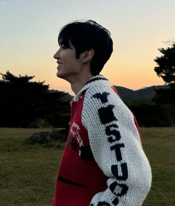 [잡담] 아직 정식 데뷔 안했고 안 유명해서 남친이라 하면 믿을 수도 있을 것 같은데 | 인스티즈