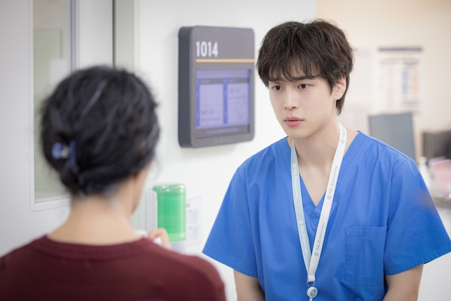 [정보/소식] '아이유 남동생' 강유석, 인생캐 추가요…'언슬전' 꽉 채운 사랑둥이 | 인스티즈