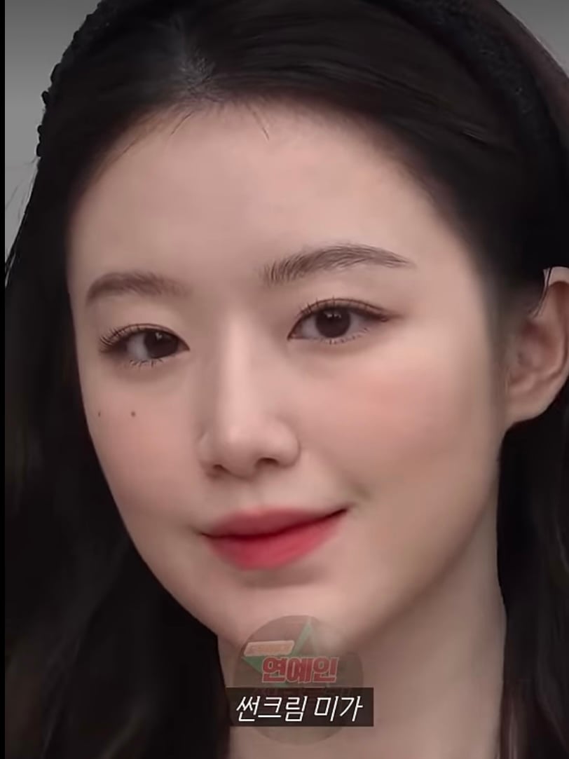 [잡담] 슈화는 다 예쁘지만 피부 진짜 대박인거같음 | 인스티즈