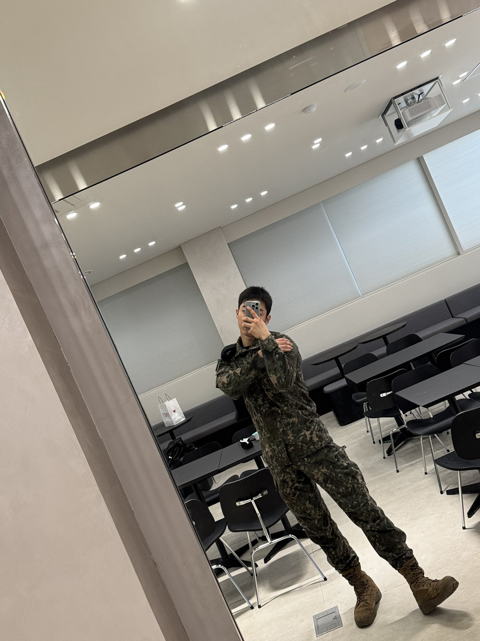 [잡담] 군복셀카가 너무나도 좋ㄷㅏ | 인스티즈
