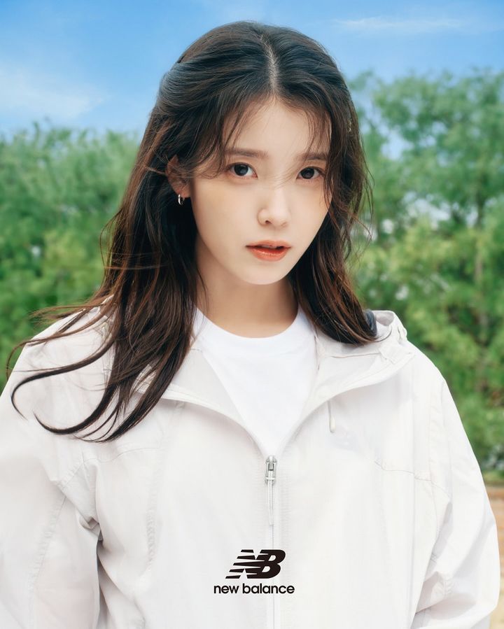[잡담] 아이유 이 사진 유독 토끼같애🐰 | 인스티즈