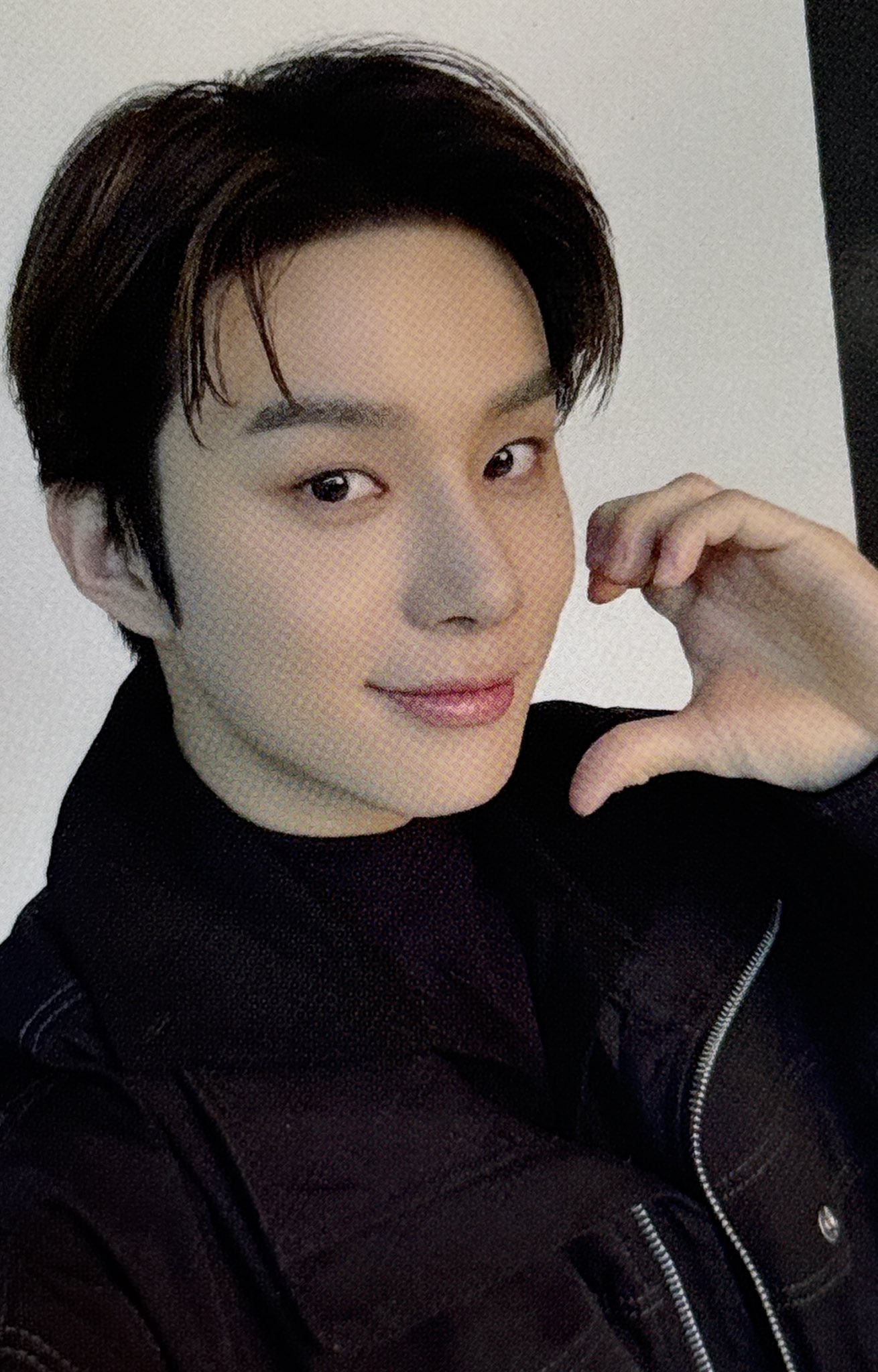 [잡담] 정우 이번 일본콘 구매 특전 얼굴 미쳤다 .. | 인스티즈