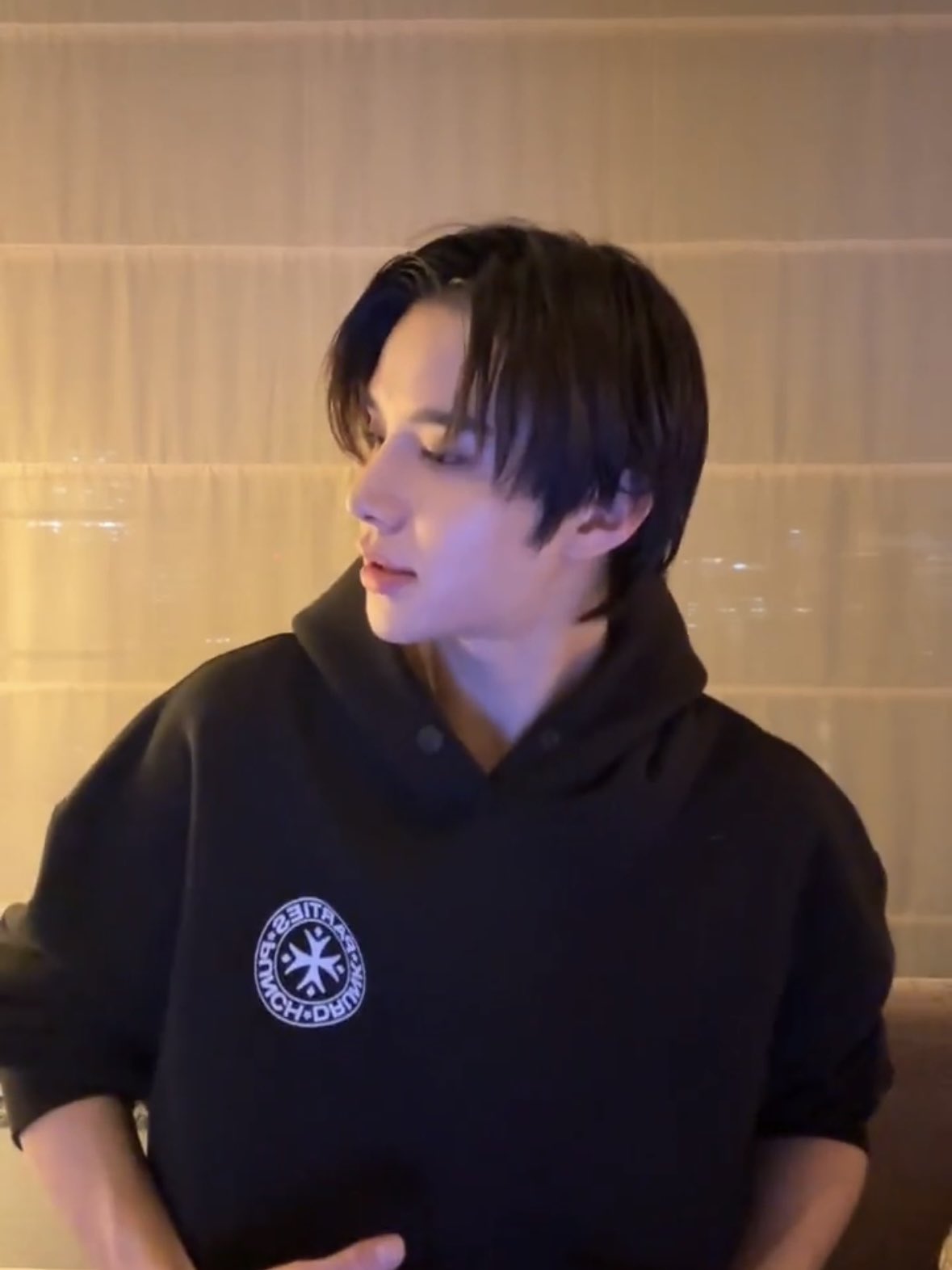 [잡담] 엔시티 정우 라방 맨날 봐도 적응 안될 때 | 인스티즈