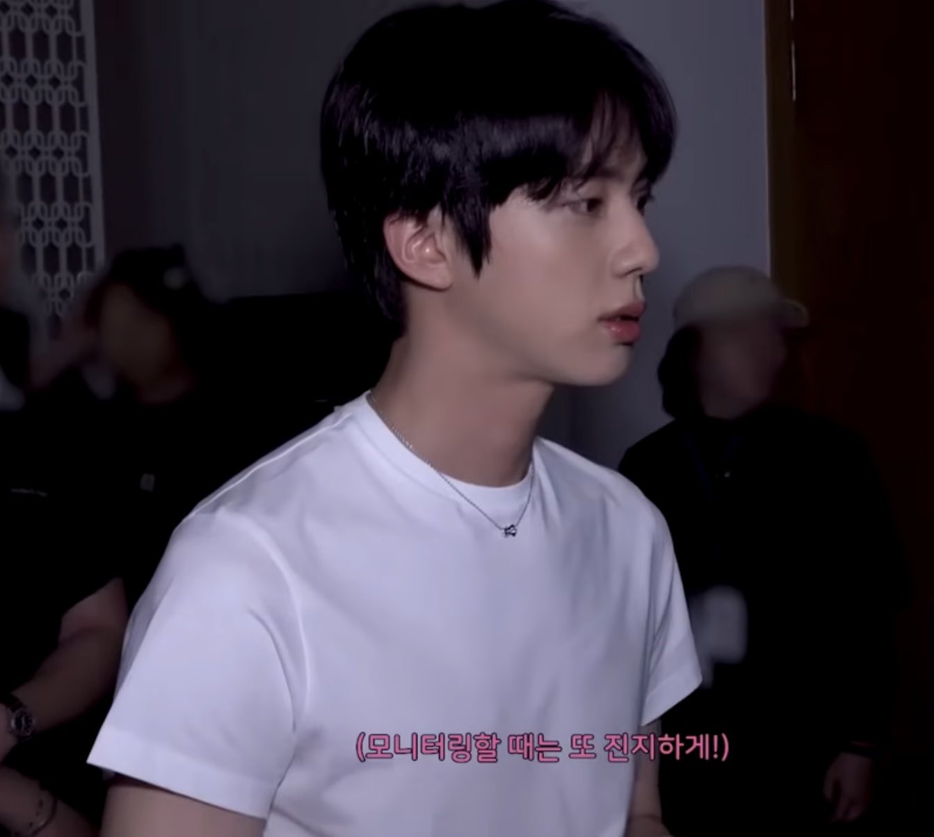 [잡담] 와 방탄 진 오늘 뜬 컨텐츠 옆태가 왜이래 | 인스티즈