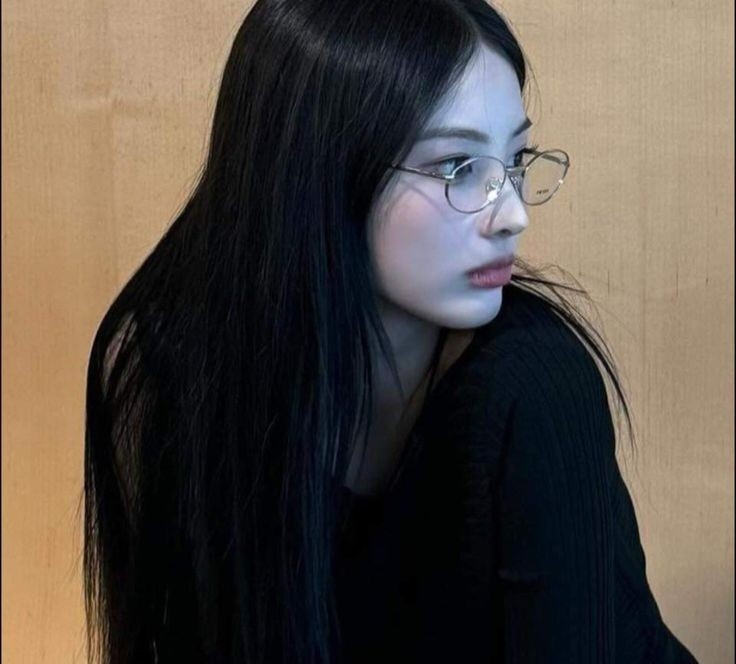 [잡담] 지니 얼굴이 너무 아까워 | 인스티즈