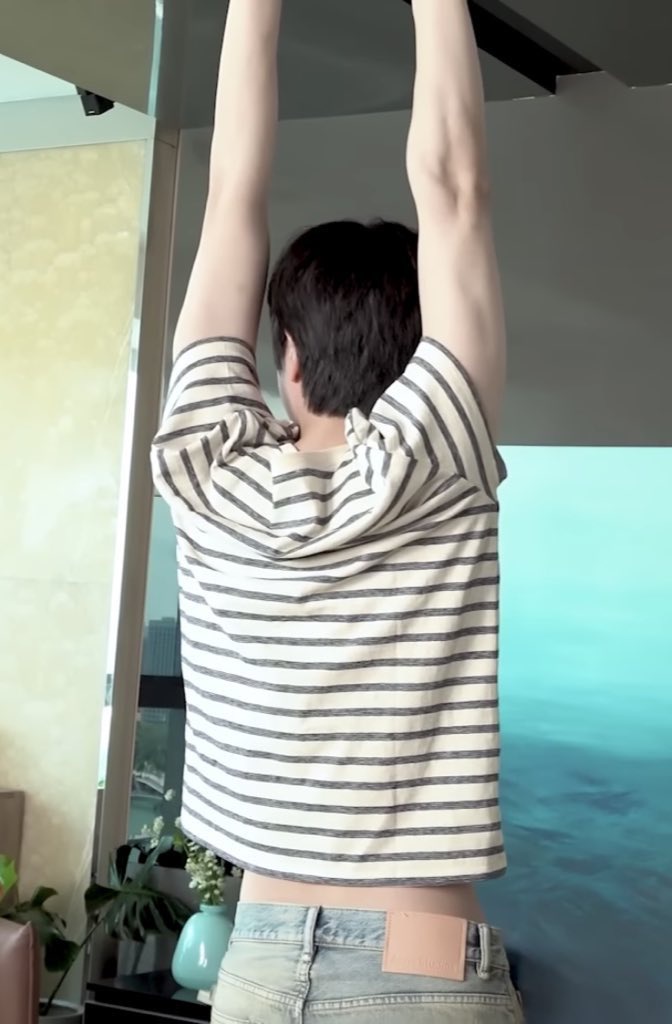 [잡담] 방탄 진 허리 진짜 얇고 뽀얗다.. | 인스티즈