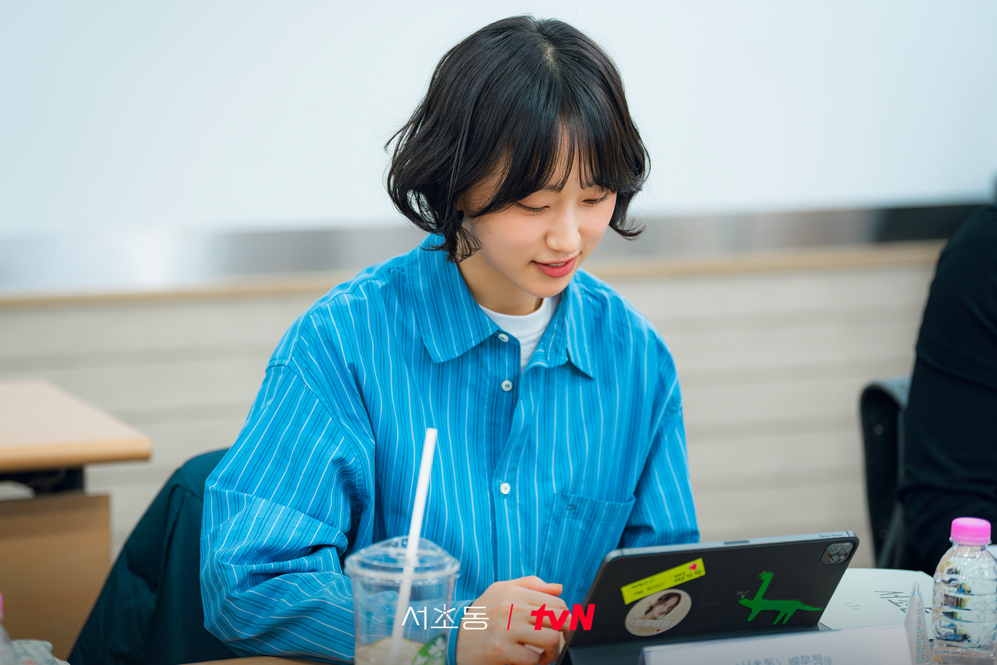 [잡담] 서초동 이종석X문가영X강유석X류혜영X임성재서초동 어변저스 어셈블!🌟5인 5색 대본 리딩 현장 &서초동 어쏘 변호사들의 바쁜 일상 공개! | 인스티즈