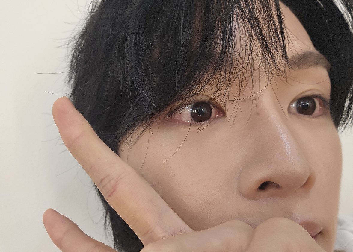 [잡담] 성찬 눈물인증 셀카 욀케 웃기냐ㅋㅋㅋ | 인스티즈