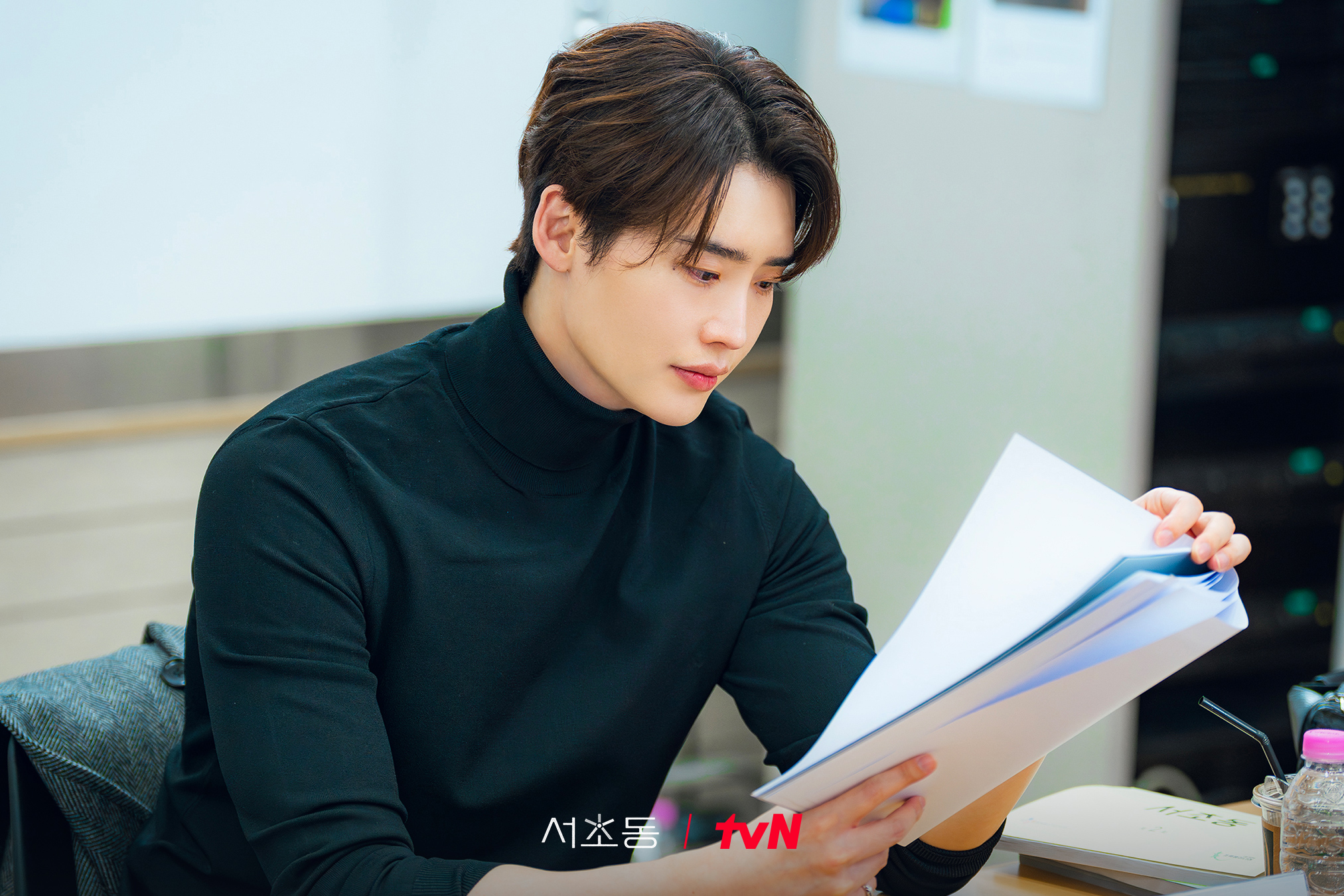 [잡담] 서초동 이종석X문가영X강유석X류혜영X임성재서초동 어변저스 어셈블!🌟5인 5색 대본 리딩 현장 &서초동 어쏘 변호사들의 바쁜 일상 공개! | 인스티즈