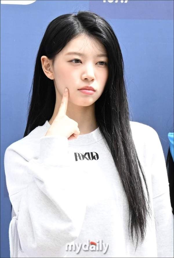 [잡담] 아일릿 모카, 손가락 부상으로 병원行 "당분간 움직임 최소화" [공식] (전문) | 인스티즈