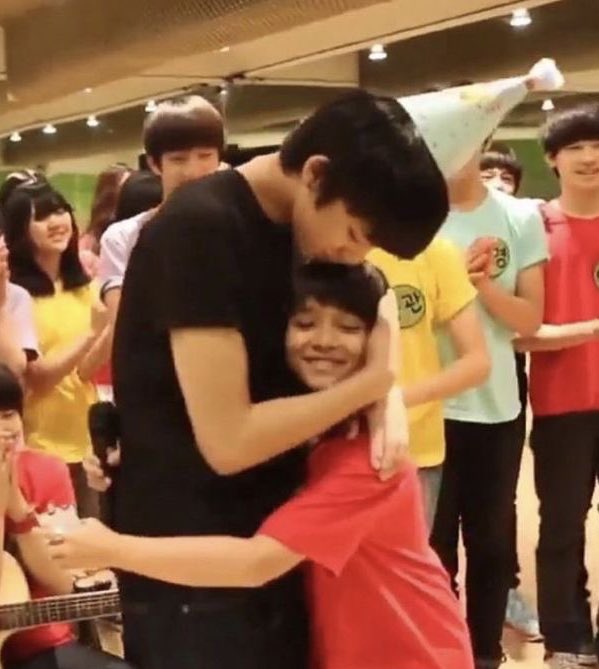 [잡담] 민규랑 무엘이 콩나물 마냥 쑥쑥 컸어도 하나도 안 변함..🥺 | 인스티즈