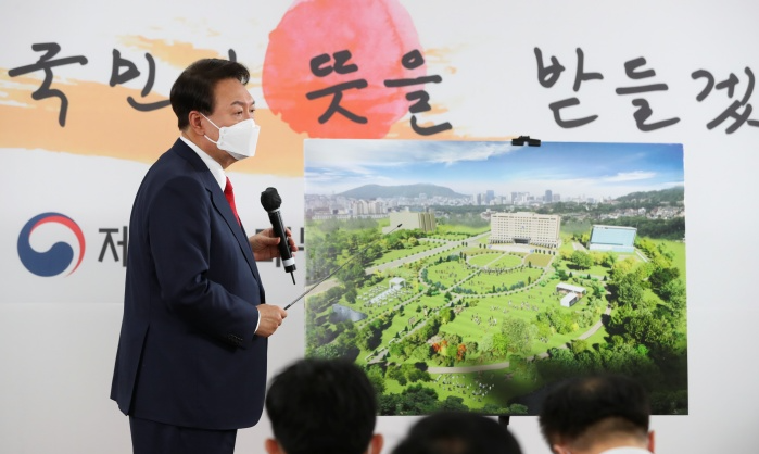 [잡담] 영화 신명 대통령역할 싱크로율미쳤네 ㅋㅋ | 인스티즈