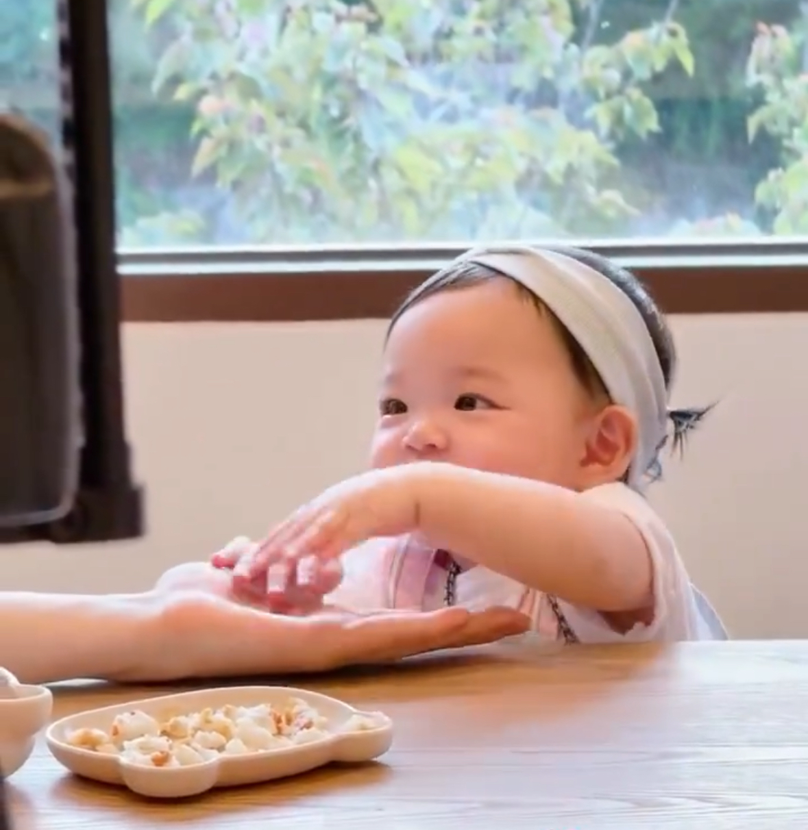 [잡담] 태산에 손 위에 복숭아가 막 놀고 있는데? | 인스티즈
