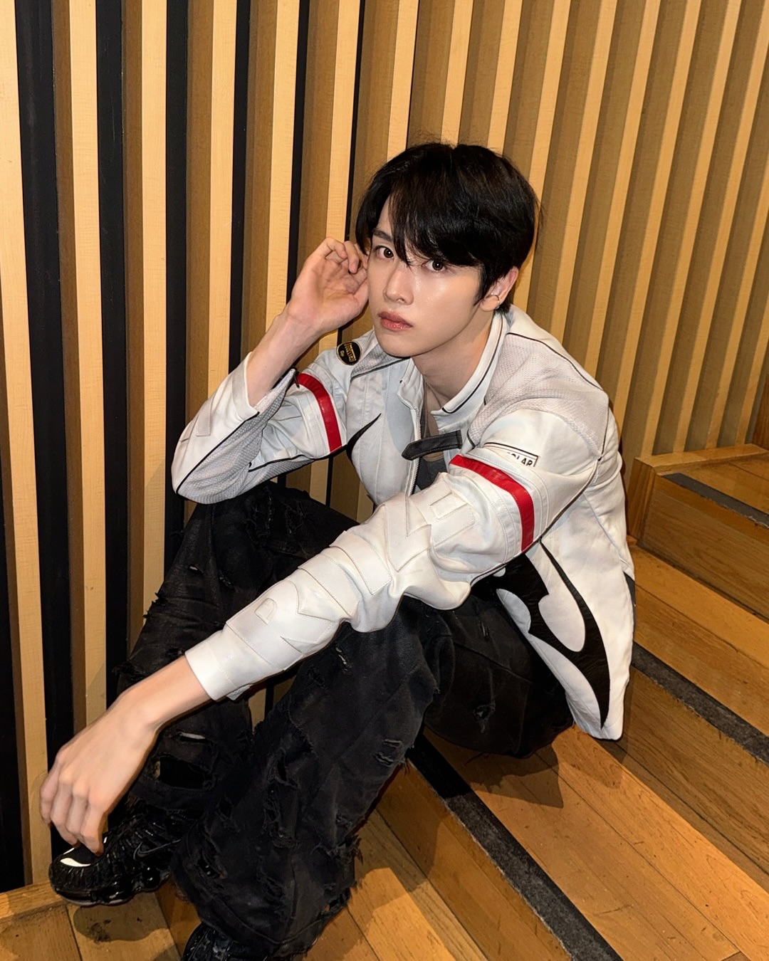 [잡담] 성찬이님 짧머 인스타 오셨다.............😳 | 인스티즈