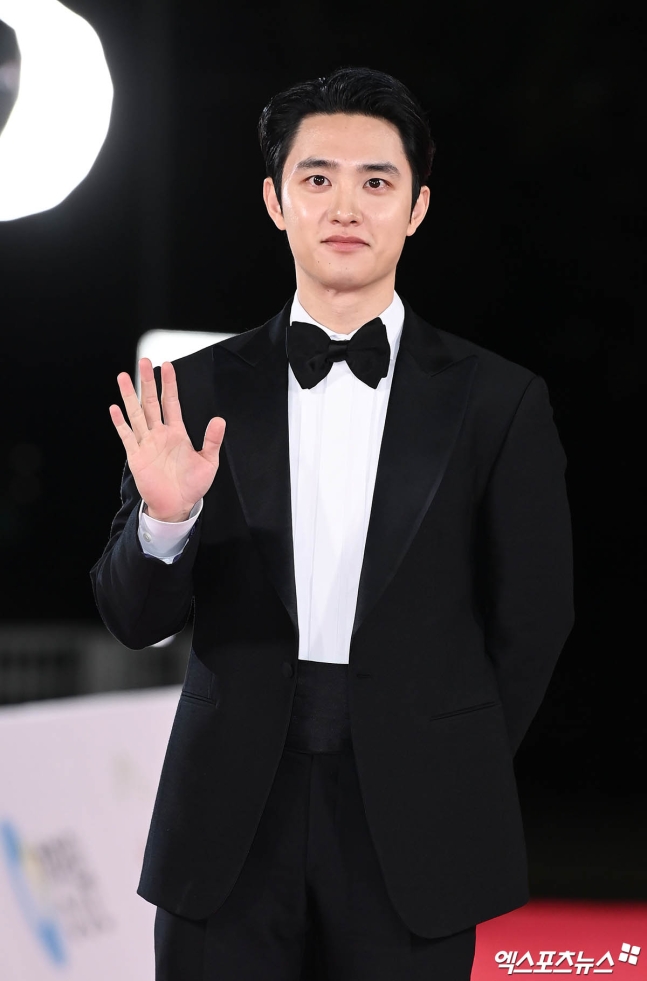 [잡담] [단독] 도경수, 이번엔 가수로…영화·예능 찍고 솔로 컴백 | 인스티즈