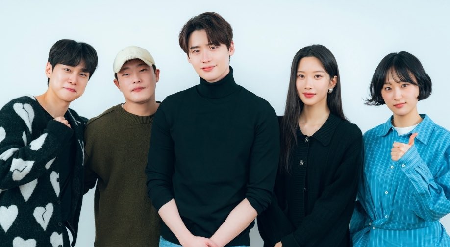 [잡담] 서초동 이종석 사진 봤는데 로별 찍었을때 같음 | 인스티즈