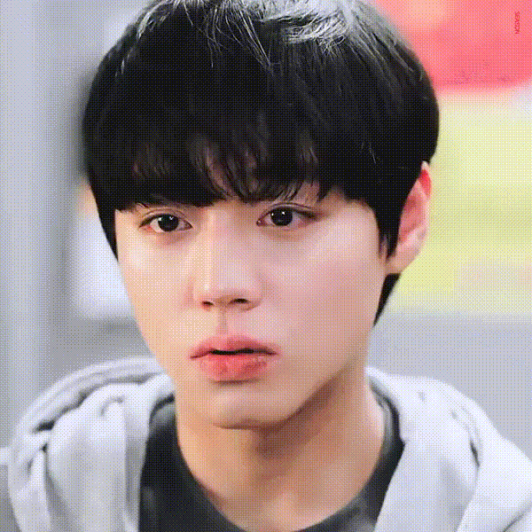 [잡담] 박지훈 교복입은 공주영이랑 연시은 갭차이 좋다... | 인스티즈