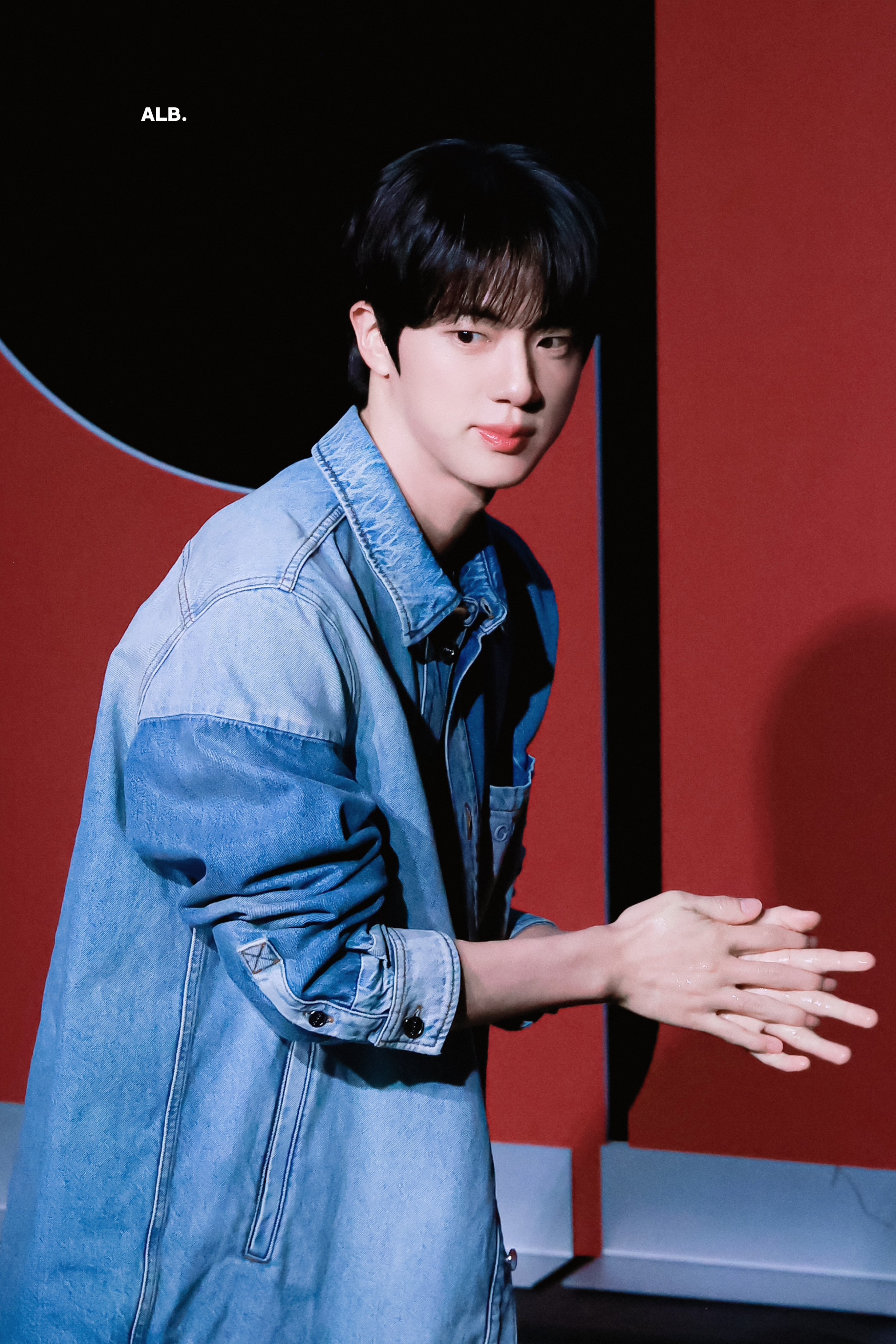[잡담] 방탄 진 오늘 너무 예쁘다 | 인스티즈
