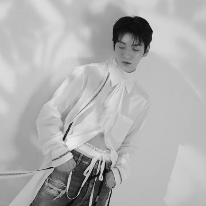 [잡담] 수빈이 화보에서 입은 옷 ㄹㅇ 투머치인데 어울림... | 인스티즈