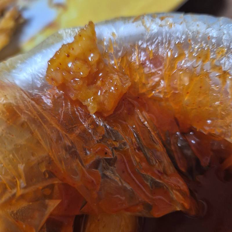 [잡담] 이거 떡볶이 누가 먹다남은 조각같아?? | 인스티즈